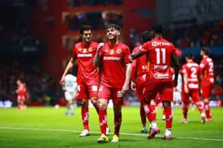 Atlas – Querétaro and the Saturday ritual: families, food drives, and a stadium asked to roar