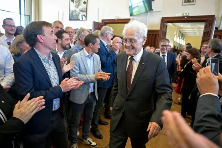 Lionel Jospin: Socialiste au destin foudroyé — Political class pays tribute after sudden death