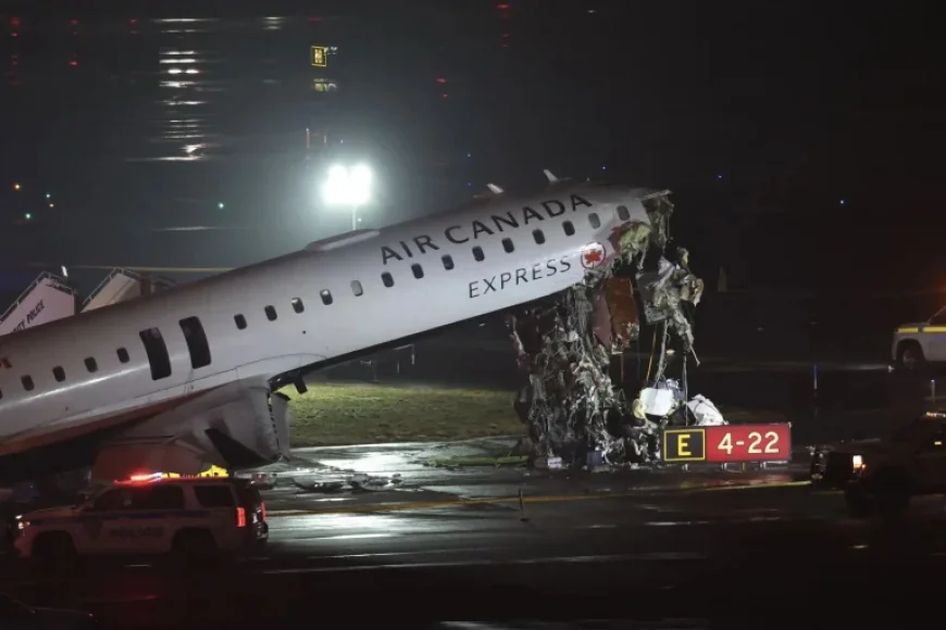 Accident Avion Laguardia: Air Canada Express CRJ-900 Collides with Fire-Rescue Vehicle; Two Pilots Dead