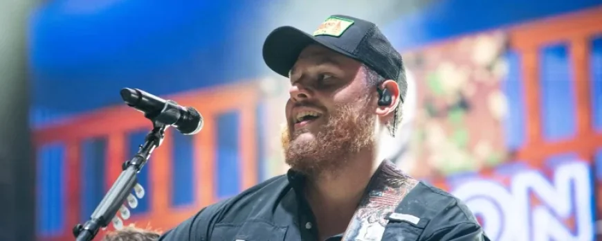 Luke Combs Breaks Allegiant Stadium Record with 70,921 at ‘My Kinda Saturday Night’ Tour Kickoff