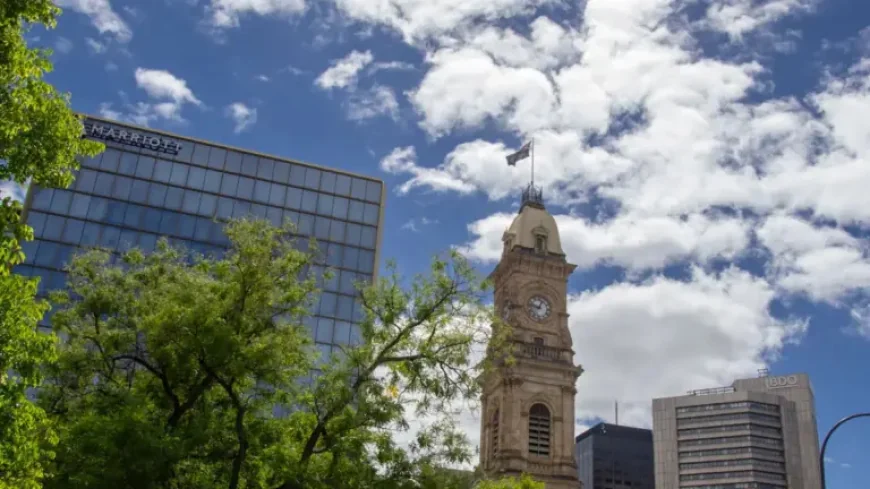 Weather Adelaide: Late-March shift as heat, storms and a cool change converge