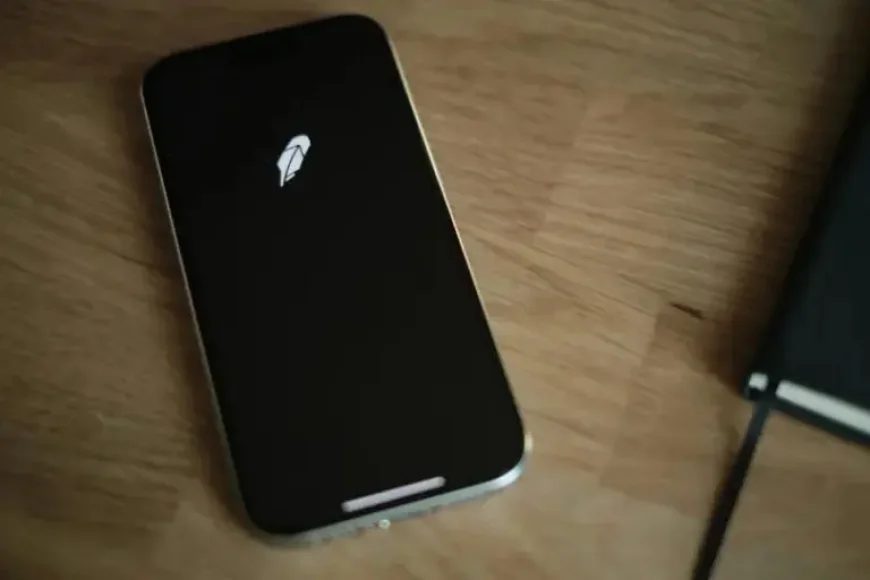 Hood Stock and the $1.5 Billion Buyback: A Rallying Signal After a 50% Slide, or a Flexible Promise?