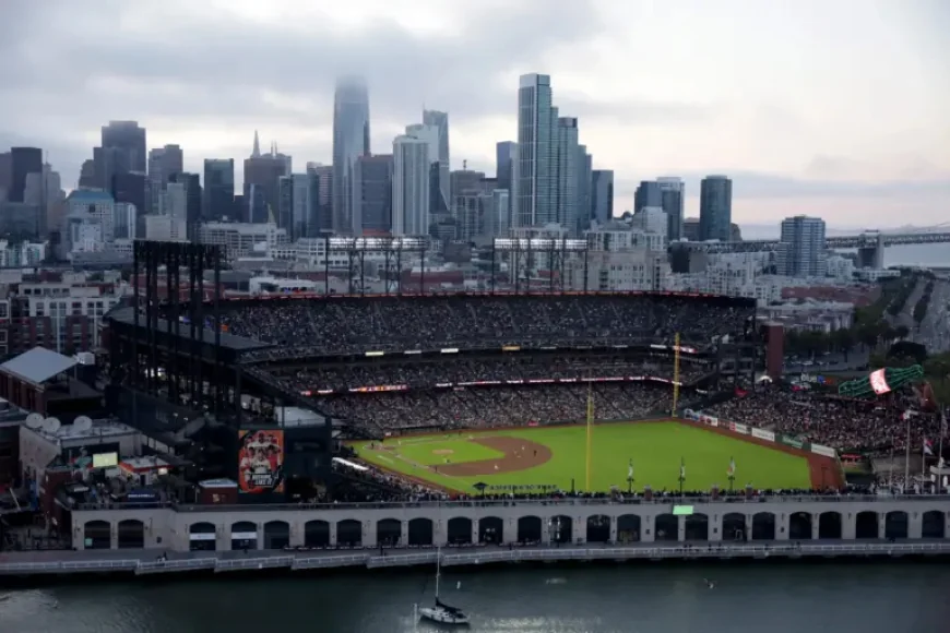 Giants Vs Yankees: Netflix’s Opening Night Clown Car Exposes a New Sports Playbook