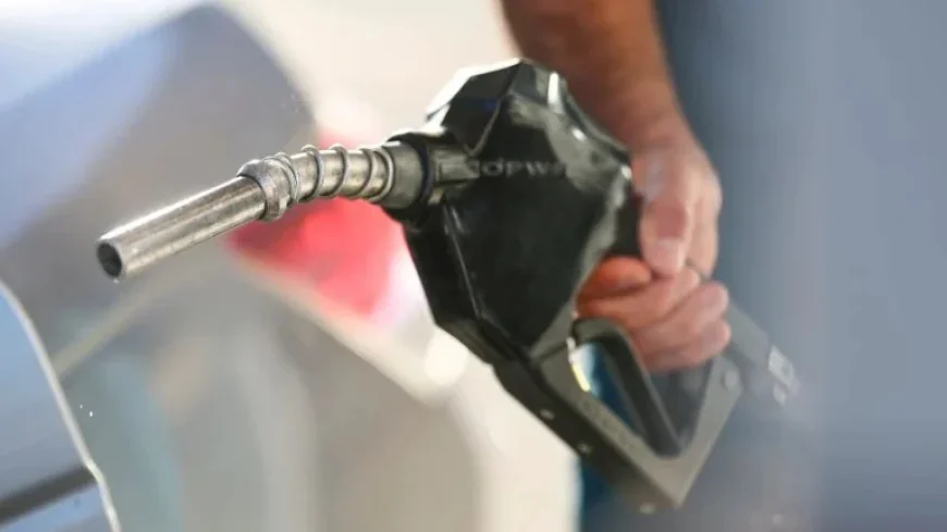 Americans Reduce Spending to Cope with Rising Gas Costs