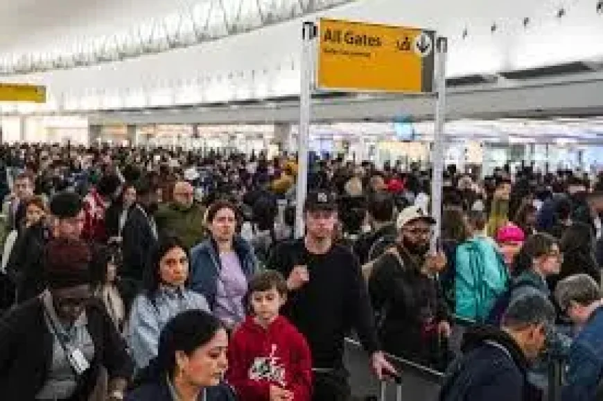 Iah Airport and the shutdown squeeze: travelers rage at hours-long TSA lines while Washington fights over funding