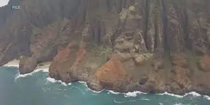 Helicopter Crash Kauai: 5 Immediate Questions as Crews Converge on Kalalau Beach