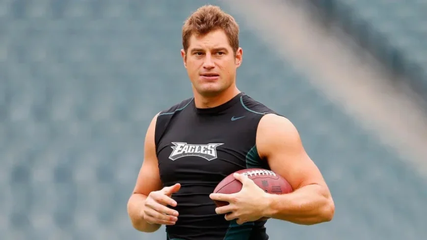 Eagles Star Brent Celek’s Ex-Wife Publicly Dates Hollis Thomas