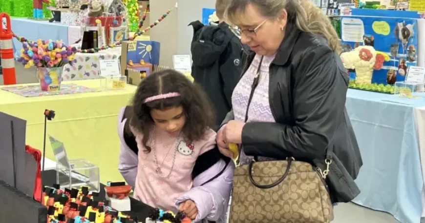 Peep Show returns to Westminster with record entries and thousands of donated PEEPs