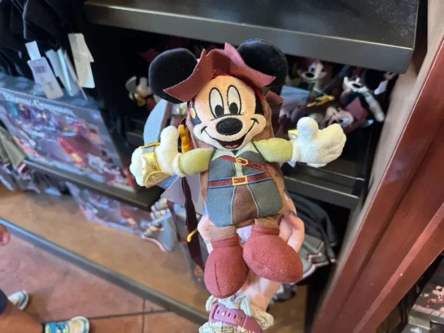 Pirates Of The Caribbean souvenir shift: Walt Disney World debuts a Pirate Mickey plush tumbler carrier