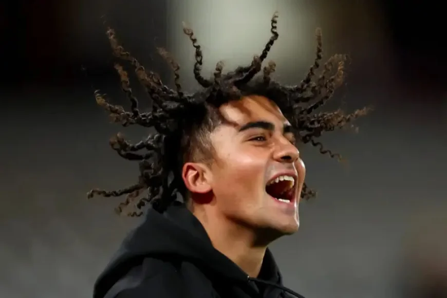 North Melbourne Football Club ends decade-long hoodoo but star’s act threatens to eclipse win