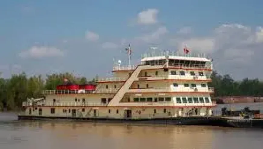 Mississippi River: Public Meetings Reveal Growing Strain on Flood Defenses and Commerce