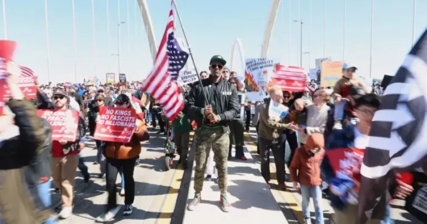 Univision and the ‘No Kings’ protests: in St. Paul, a crowd tests the meaning of dissent