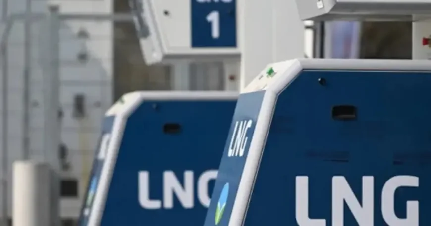 Australie Ciel Rouge: Cyclone Narelle Halts Major LNG Site as Red Skies Stun Coast