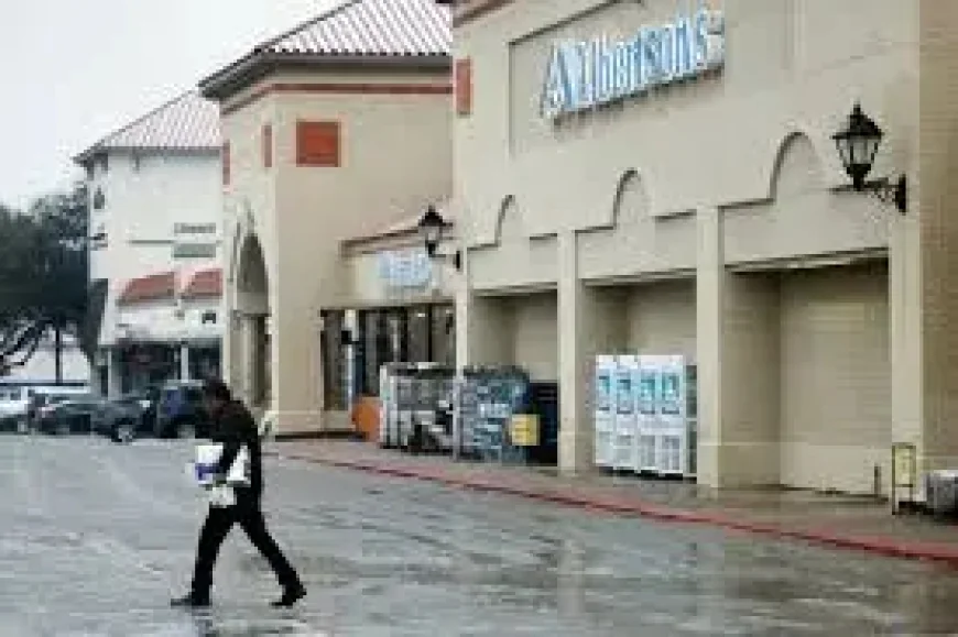 Albertsons to Close Two North Texas Stores, Triggering 138 Layoffs — What This Signals for a Shrinking Footprint