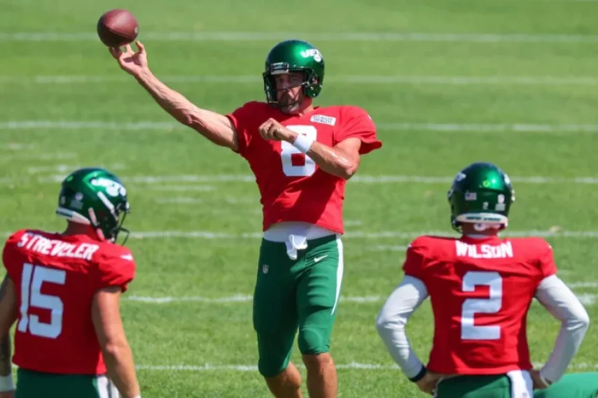 Former Jets, Cardinals QB Abruptly Retires at 31