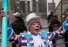 Bolivia: Clowns Take to the Streets to Protest Decree That Could Crush Their Livelihoods