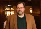 Brandon Sanderson Reveals Favorite Book of All-Time in a Sci-Fi Masterpiece