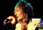 Rod Stewart and the 1971 No. 1 Song His Label Nearly Blocked