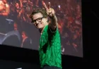 Pedro Pascal Fights Tears with Grogu at Mexico’s Mandalorian Event