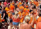 Kings Day in Torremolinos: 59th birthday celebration brings orange crowds and weekend street party