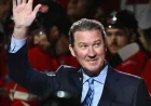 Mario Lemieux Draws Ovation at Game 5 in Pittsburgh