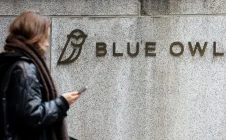Investors Flee Blue Owl Funds Amid Growing Private Credit Concerns
