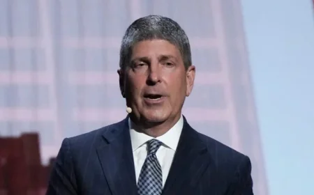 Jeff Shell Negotiates Departure as Paramount President