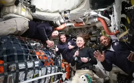 Orion Live Stream Shows Orion Firing Final Push Toward the Moon