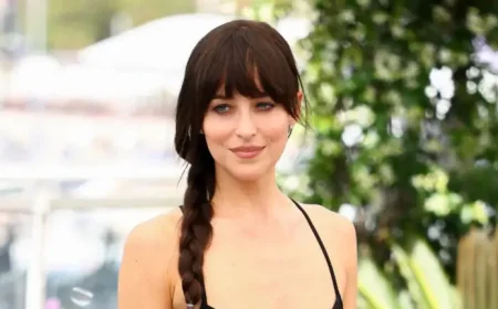 Dakota Johnson’s Retro Poolside Seating Dominates 2026 Trends — A Mid-Century Backyard Transformation