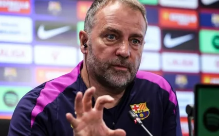 Hansi Flick Warns Barcelona of Atlético Madrid’s Pitch Ahead of La Liga Clash