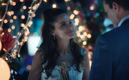 Amanda Peet Embraces Sex and Perimenopause Roles at 54