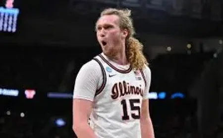 Jake Davis and the hidden value behind Illinois’ Final Four run