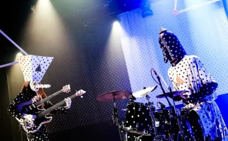 Angine De Poitrine Club Soda: A Packed Launch, a Viral Surge, and Independence