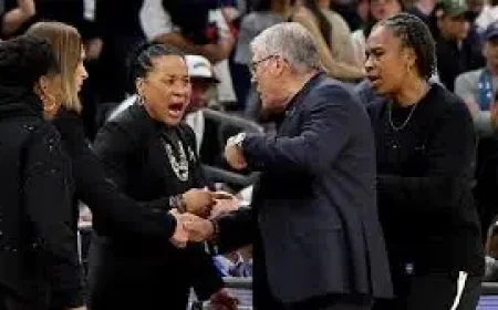 For a Shifting Women’s Basketball Standard, Geno Auriemma and Dawn Staley Collide