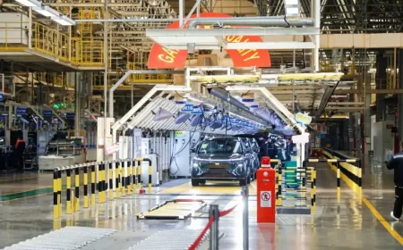 Geely opens Cornwall showroom as UK push gains momentum