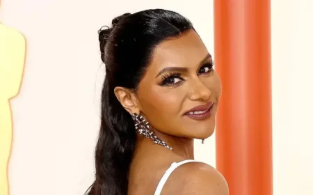 Mindy Kaling, Swimwear and Family Time as the Market Broadens