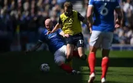 Connor Ogilvie red card sparks drama in Portsmouth v Oxford as Blues face 73 minutes with 10 men