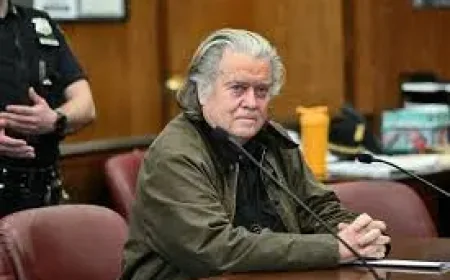 Steve Bannon appears likely to have criminal conviction dismissed in 1 Supreme Court move