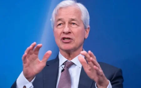 JPMorgan’s Jamie Dimon Predicts AI to Trim Workweek to 3.5 Days