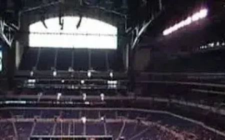 Lucas Oil Stadium and a browser warning leave readers at a dead end