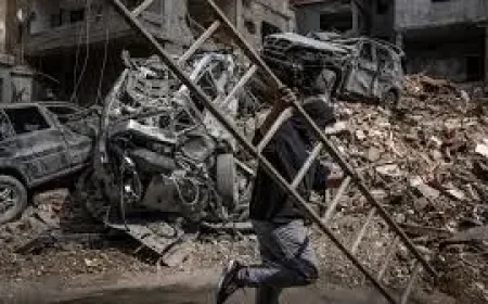 World News: Trump Threats, Iran Retaliation, and a Deadly Strait of Hormuz Standoff