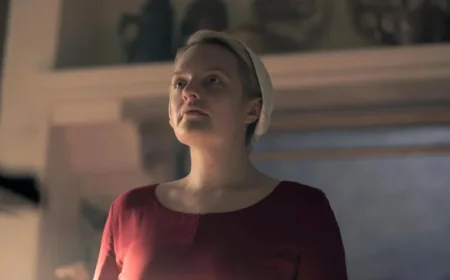Elisabeth Moss Returns to ‘The Handmaid’s Tale’ in ‘The Testaments’