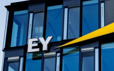 EY Introduces AI Agents: Challenges Ahead for Junior Staff Development