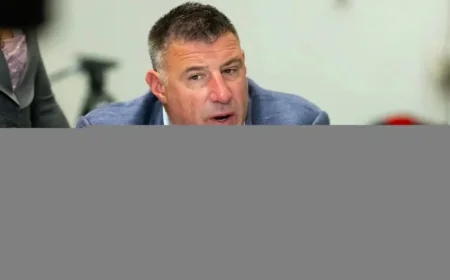 Patriots Coach Mike Vrabel Responds to Photos with NFL Reporter