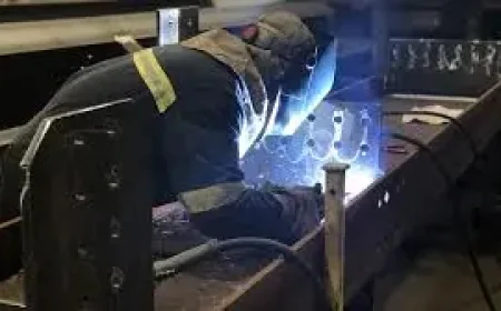 Gouvernement Du Canada backs the steel sector as a workforce gap lingers