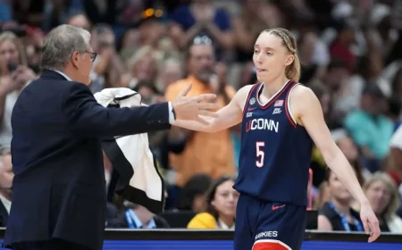 Paige Bueckers Describes Auriemma’s Clash with Staley in One Word