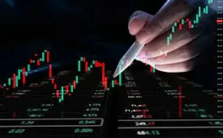 Now Stock Dips While the Market Gains: ServiceNow’s Split Signal Raises New Questions