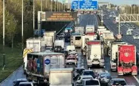 Rte News: Fuel protests bring heavy traffic and airport delays in Dublin