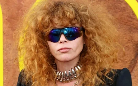 Natasha Lyonne Backs TSA Staff Following In-Flight Incident