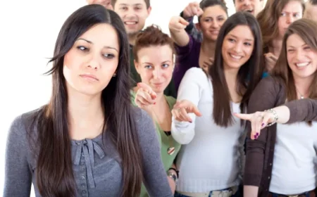 Meta AI App: Friends Can See Your Use, Prompting Embarrassment